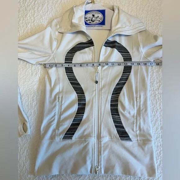 Lululemon Scuba - Full Zipper - Picture 7 of 8
